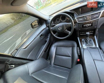 Чорний Мерседес Е-Клас, об'ємом двигуна 1.8 л та пробігом 365 тис. км за 11999 $, фото 7 на Automoto.ua