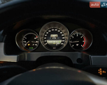 Черный Мерседес Е-Класс, объемом двигателя 2.14 л и пробегом 319 тыс. км за 16700 $, фото 39 на Automoto.ua