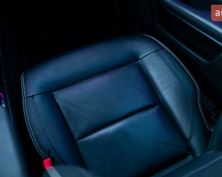 Черный Мерседес Е-Класс, объемом двигателя 2.1 л и пробегом 90 тыс. км за 16000 $, фото 33 на Automoto.ua