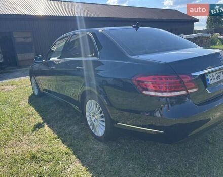 Черный Мерседес Е-Класс, объемом двигателя 2.1 л и пробегом 422 тыс. км за 15000 $, фото 2 на Automoto.ua