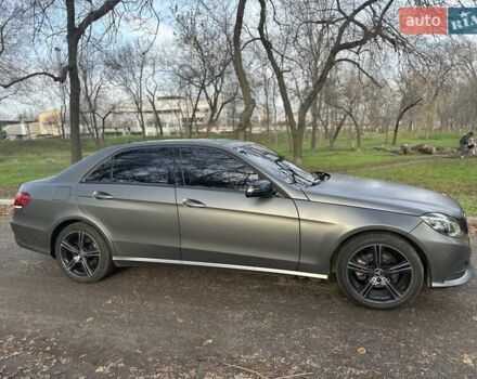 Чорний Мерседес Е-Клас, об'ємом двигуна 2 л та пробігом 250 тис. км за 14999 $, фото 5 на Automoto.ua