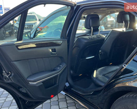 Черный Мерседес Е-Класс, объемом двигателя 2.14 л и пробегом 254 тыс. км за 18200 $, фото 22 на Automoto.ua