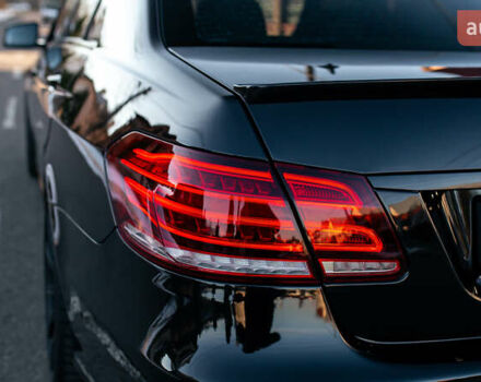 Черный Мерседес Е-Класс, объемом двигателя 2.1 л и пробегом 90 тыс. км за 16000 $, фото 5 на Automoto.ua