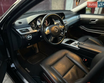 Черный Мерседес Е-Класс, объемом двигателя 2.1 л и пробегом 291 тыс. км за 14450 $, фото 4 на Automoto.ua