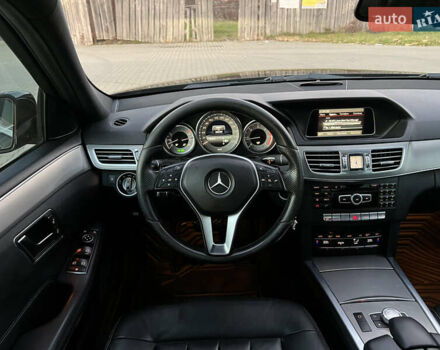 Черный Мерседес Е-Класс, объемом двигателя 2.2 л и пробегом 257 тыс. км за 19500 $, фото 27 на Automoto.ua