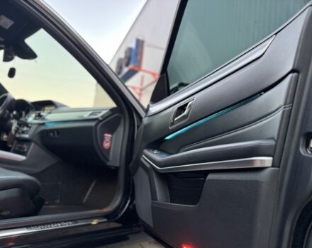 Черный Мерседес Е-Класс, объемом двигателя 2.1 л и пробегом 289 тыс. км за 17500 $, фото 19 на Automoto.ua