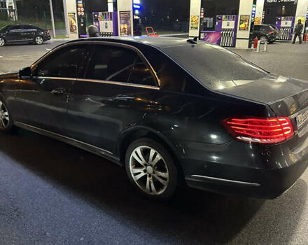 Черный Мерседес Е-Класс, объемом двигателя 2.14 л и пробегом 260 тыс. км за 13600 $, фото 2 на Automoto.ua