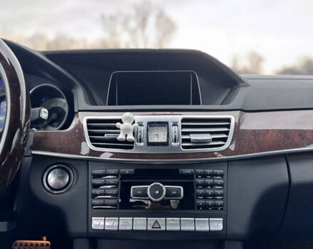 Черный Мерседес Е-Класс, объемом двигателя 3 л и пробегом 124 тыс. км за 22000 $, фото 22 на Automoto.ua