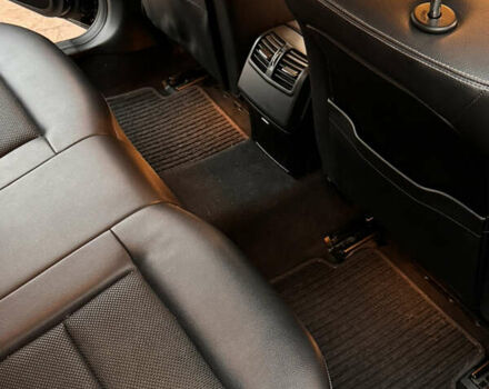 Мерседес Е-Клас 2014 у Городенке на Automoto.ua Чорний Мерседес Е-Клас, об'ємом двигуна 2.14 л та пробігом 332 тис. км за 20200 $, фото 48 на Automoto.ua