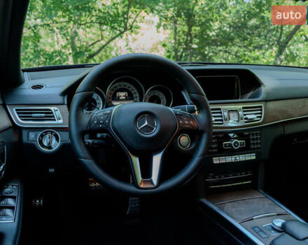 Черный Мерседес Е-Класс, объемом двигателя 3 л и пробегом 172 тыс. км за 23999 $, фото 45 на Automoto.ua