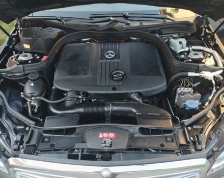 Черный Мерседес Е-Класс, объемом двигателя 2 л и пробегом 405 тыс. км за 15500 $, фото 5 на Automoto.ua