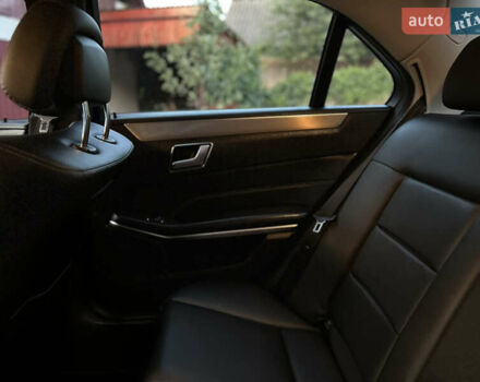 Черный Мерседес Е-Класс, объемом двигателя 2.1 л и пробегом 291 тыс. км за 14450 $, фото 2 на Automoto.ua