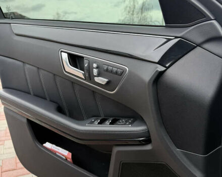 Черный Мерседес Е-Класс, объемом двигателя 2.2 л и пробегом 203 тыс. км за 19000 $, фото 5 на Automoto.ua