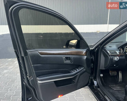 Черный Мерседес Е-Класс, объемом двигателя 2.14 л и пробегом 305 тыс. км за 14700 $, фото 8 на Automoto.ua