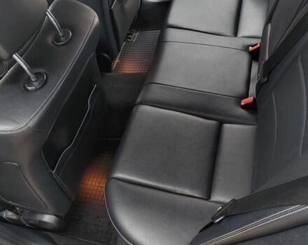 Черный Мерседес Е-Класс, объемом двигателя 2 л и пробегом 405 тыс. км за 15500 $, фото 7 на Automoto.ua