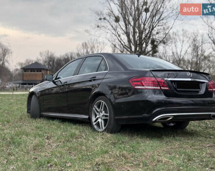 Черный Мерседес Е-Класс, объемом двигателя 3 л и пробегом 124 тыс. км за 22000 $, фото 5 на Automoto.ua