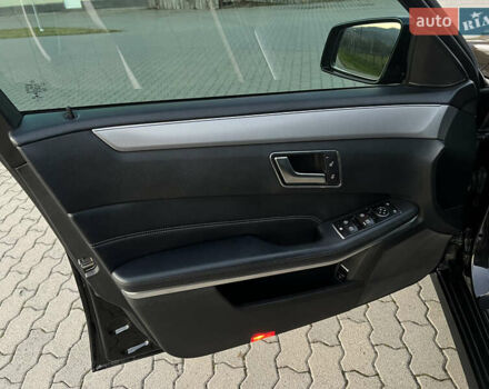 Черный Мерседес Е-Класс, объемом двигателя 2.2 л и пробегом 257 тыс. км за 19500 $, фото 20 на Automoto.ua