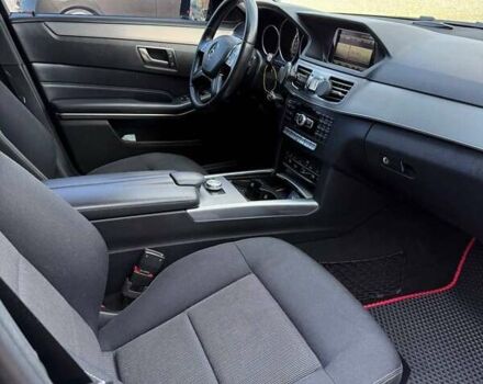 Черный Мерседес Е-Класс, объемом двигателя 3 л и пробегом 237 тыс. км за 22500 $, фото 21 на Automoto.ua