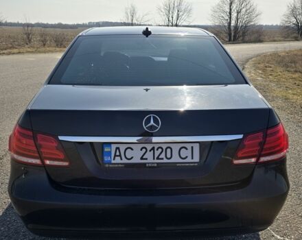 Черный Мерседес Е-Класс, объемом двигателя 2 л и пробегом 405 тыс. км за 15500 $, фото 3 на Automoto.ua