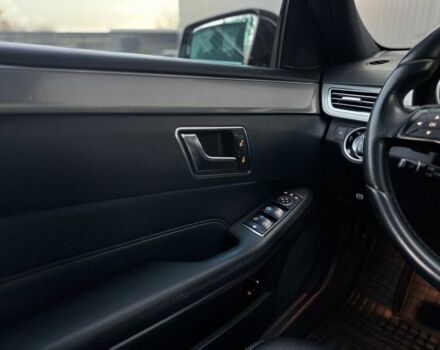 Черный Мерседес Е-Класс, объемом двигателя 2.1 л и пробегом 289 тыс. км за 17500 $, фото 13 на Automoto.ua