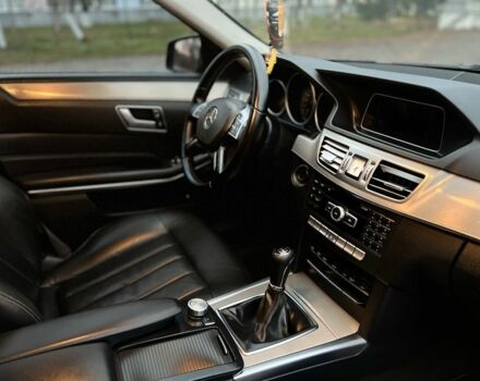 Чорний Мерседес Е-Клас, об'ємом двигуна 2.1 л та пробігом 250 тис. км за 12500 $, фото 11 на Automoto.ua