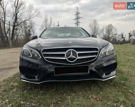 Черный Мерседес Е-Класс, объемом двигателя 3 л и пробегом 124 тыс. км за 22000 $, фото 1 на Automoto.ua