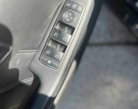 Черный Мерседес Е-Класс, объемом двигателя 2.2 л и пробегом 250 тыс. км за 18500 $, фото 7 на Automoto.ua