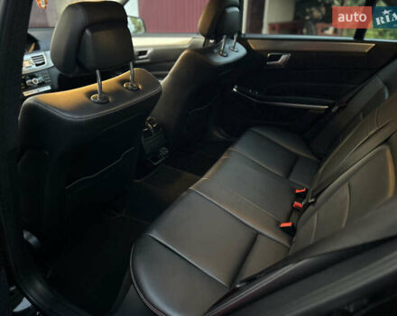 Черный Мерседес Е-Класс, объемом двигателя 2.1 л и пробегом 291 тыс. км за 14450 $, фото 3 на Automoto.ua