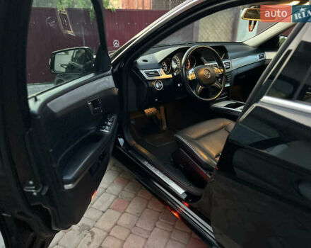 Черный Мерседес Е-Класс, объемом двигателя 2.1 л и пробегом 291 тыс. км за 14450 $, фото 1 на Automoto.ua