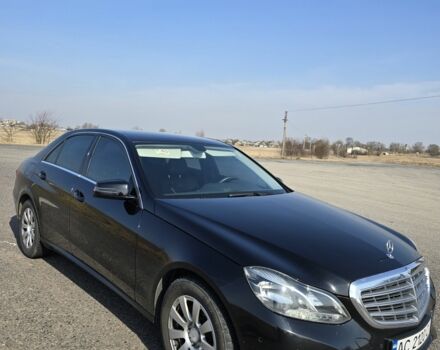 Черный Мерседес Е-Класс, объемом двигателя 2 л и пробегом 405 тыс. км за 15500 $, фото 1 на Automoto.ua