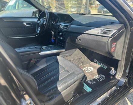 Черный Мерседес Е-Класс, объемом двигателя 2.2 л и пробегом 250 тыс. км за 18500 $, фото 23 на Automoto.ua