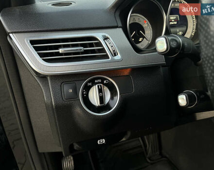 Черный Мерседес Е-Класс, объемом двигателя 2.2 л и пробегом 257 тыс. км за 19500 $, фото 21 на Automoto.ua