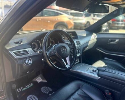 Черный Мерседес Е-Класс, объемом двигателя 2.2 л и пробегом 250 тыс. км за 18500 $, фото 8 на Automoto.ua