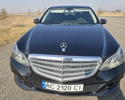 Черный Мерседес Е-Класс, объемом двигателя 2 л и пробегом 405 тыс. км за 15500 $, фото 2 на Automoto.ua