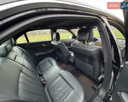 Черный Мерседес Е-Класс, объемом двигателя 3 л и пробегом 124 тыс. км за 22000 $, фото 17 на Automoto.ua