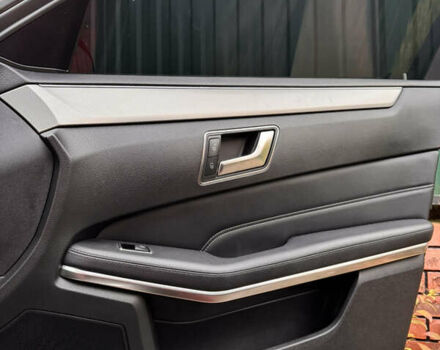 Мерседес Е-Клас 2014 у Городенке на Automoto.ua Чорний Мерседес Е-Клас, об'ємом двигуна 2.14 л та пробігом 332 тис. км за 20200 $, фото 56 на Automoto.ua