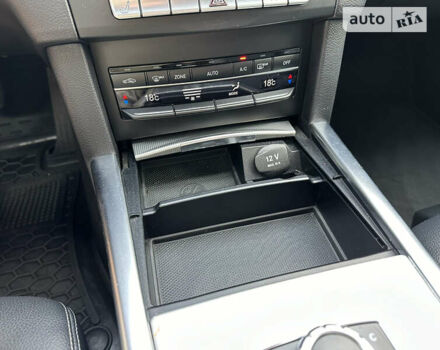 Чорний Мерседес Е-Клас, об'ємом двигуна 2.2 л та пробігом 356 тис. км за 17500 $, фото 44 на Automoto.ua