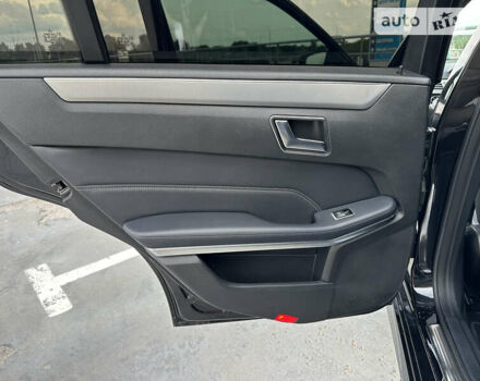 Чорний Мерседес Е-Клас, об'ємом двигуна 2.2 л та пробігом 356 тис. км за 17500 $, фото 64 на Automoto.ua