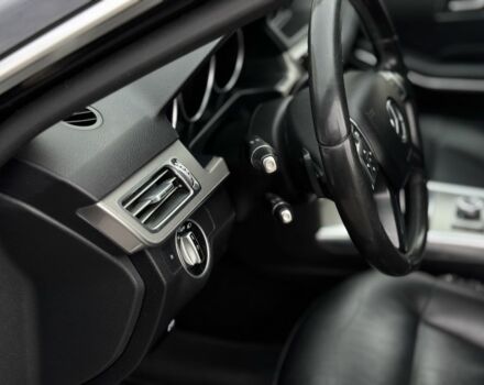 Черный Мерседес Е-Класс, объемом двигателя 2 л и пробегом 296 тыс. км за 13200 $, фото 10 на Automoto.ua