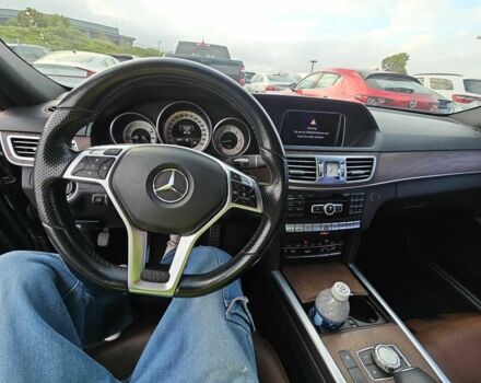 Черный Мерседес Е-Класс, объемом двигателя 2.1 л и пробегом 82 тыс. км за 4300 $, фото 5 на Automoto.ua