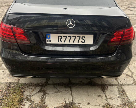 Черный Мерседес Е-Класс, объемом двигателя 2.2 л и пробегом 260 тыс. км за 20000 $, фото 7 на Automoto.ua