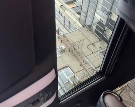 Черный Мерседес Е-Класс, объемом двигателя 2.2 л и пробегом 260 тыс. км за 20000 $, фото 8 на Automoto.ua