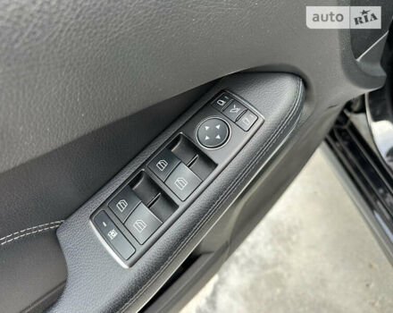 Чорний Мерседес Е-Клас, об'ємом двигуна 2.2 л та пробігом 356 тис. км за 17500 $, фото 31 на Automoto.ua