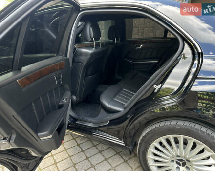 Черный Мерседес Е-Класс, объемом двигателя 2.1 л и пробегом 277 тыс. км за 19000 $, фото 14 на Automoto.ua