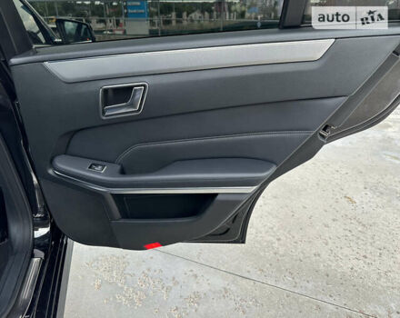 Чорний Мерседес Е-Клас, об'ємом двигуна 2.2 л та пробігом 356 тис. км за 17500 $, фото 52 на Automoto.ua