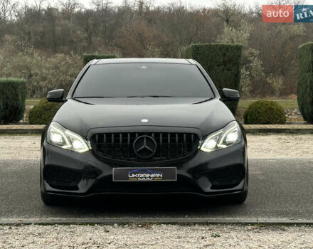 Черный Мерседес Е-Класс, объемом двигателя 3 л и пробегом 156 тыс. км за 23500 $, фото 5 на Automoto.ua