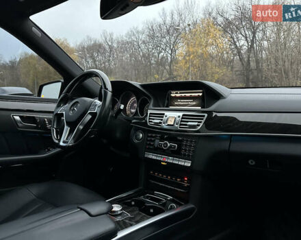Черный Мерседес Е-Класс, объемом двигателя 3 л и пробегом 156 тыс. км за 23500 $, фото 20 на Automoto.ua