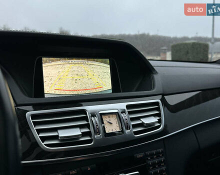 Черный Мерседес Е-Класс, объемом двигателя 3 л и пробегом 156 тыс. км за 23500 $, фото 23 на Automoto.ua