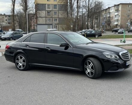 Черный Мерседес Е-Класс, объемом двигателя 2 л и пробегом 296 тыс. км за 13200 $, фото 1 на Automoto.ua