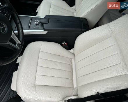 Черный Мерседес Е-Класс, объемом двигателя 2.14 л и пробегом 140 тыс. км за 11000 $, фото 6 на Automoto.ua